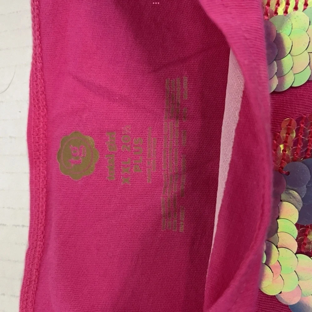 Total Girl Plus Sequin Love‎ Me T-shirt Hi Low Hem Plus Size NWT